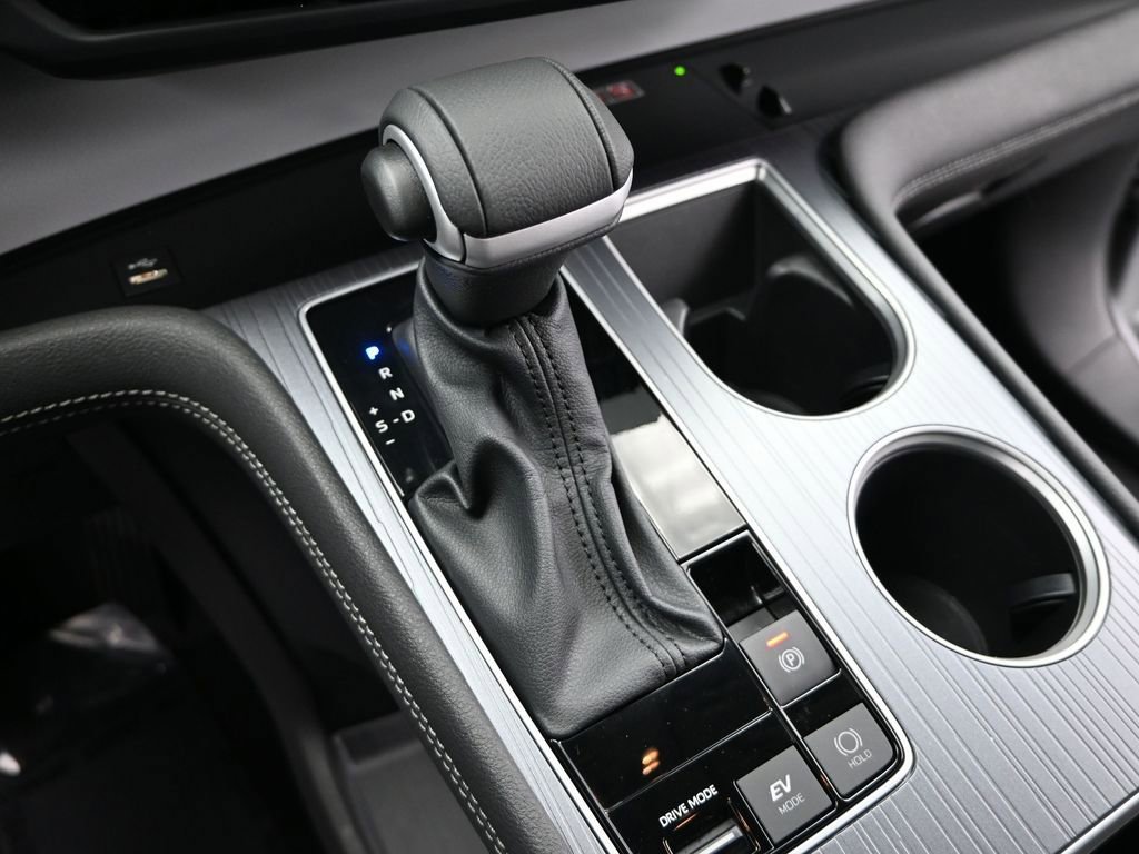 Used 2025 Toyota Sienna XLE image 20