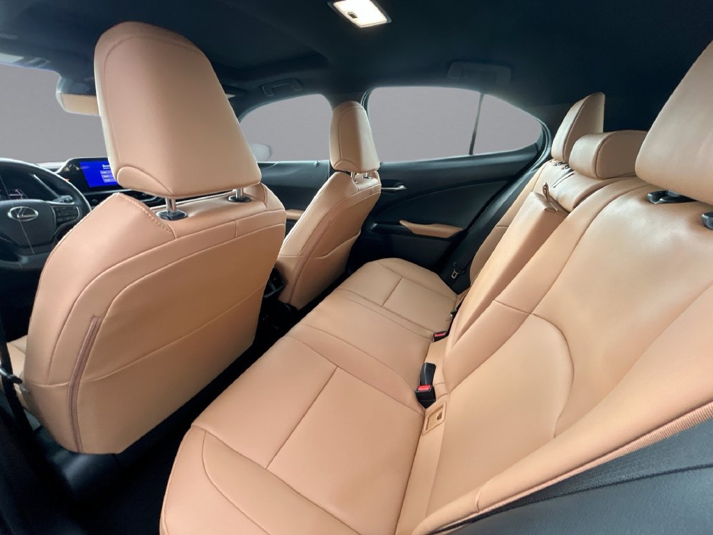 Used 2024 Lexus UX 250h FWD w/ Premium Package image 15