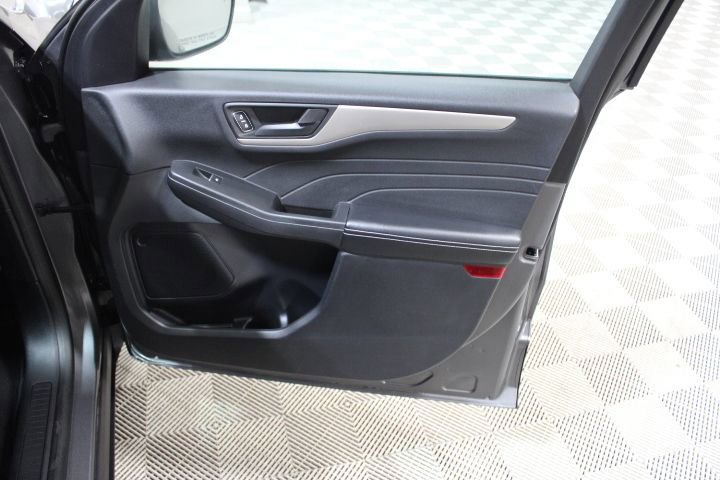 Used 2022 Ford Escape SE w/ SE Sport Appearance Package image 22