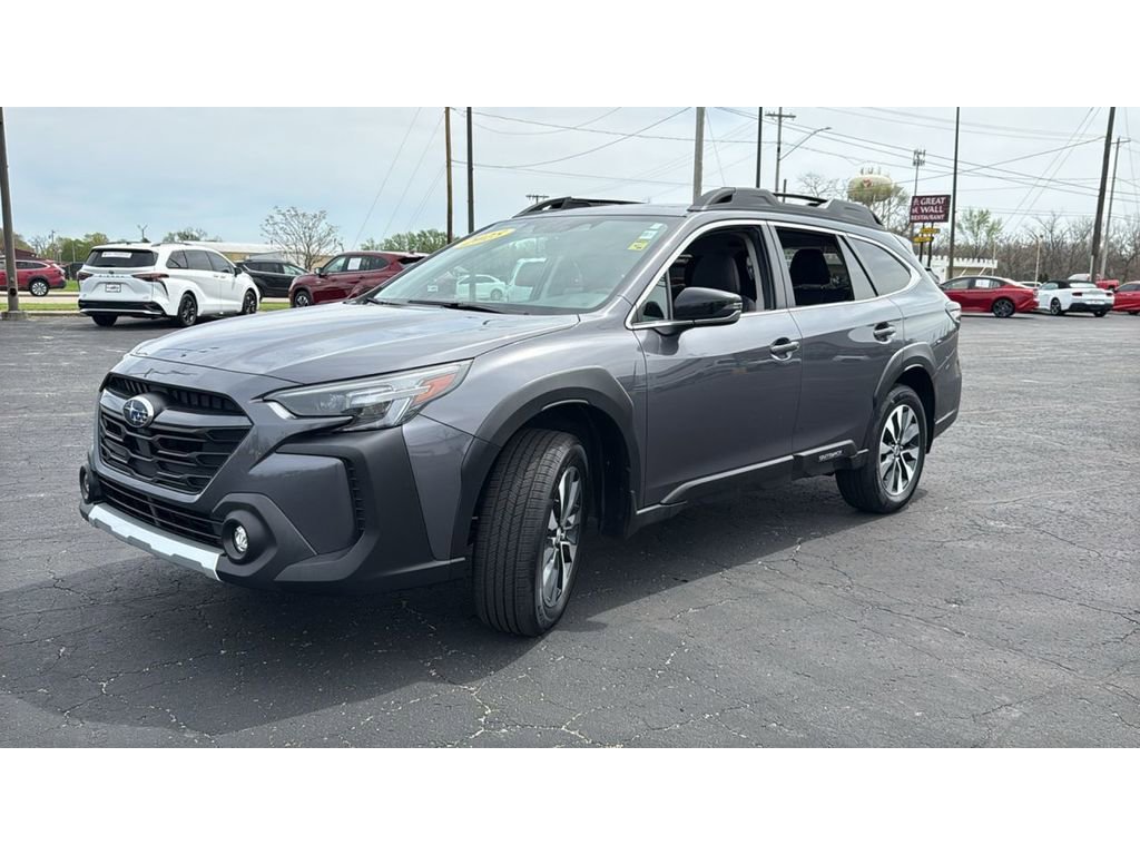 Used 2025 Subaru Outback Limited image 3