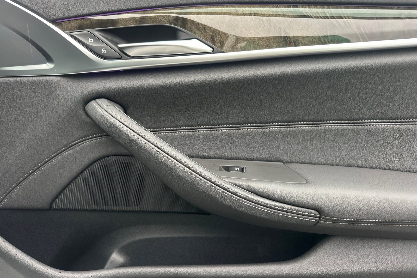 Certified 2023 BMW 530e w/ M Sport Package image 17