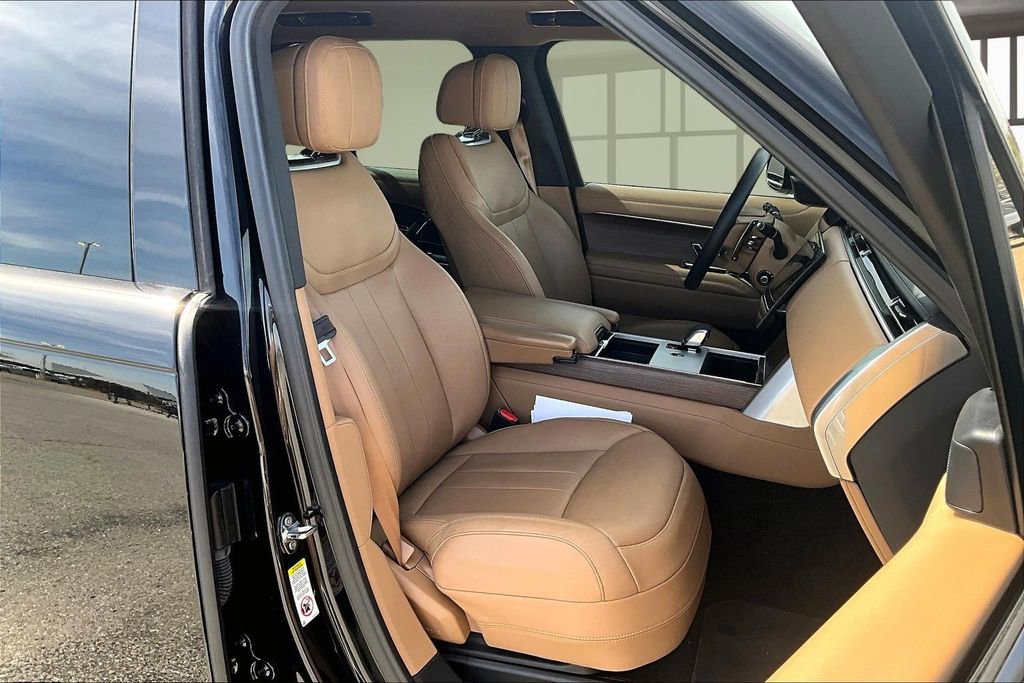 Used 2025 Land Rover Range Rover SE image 7