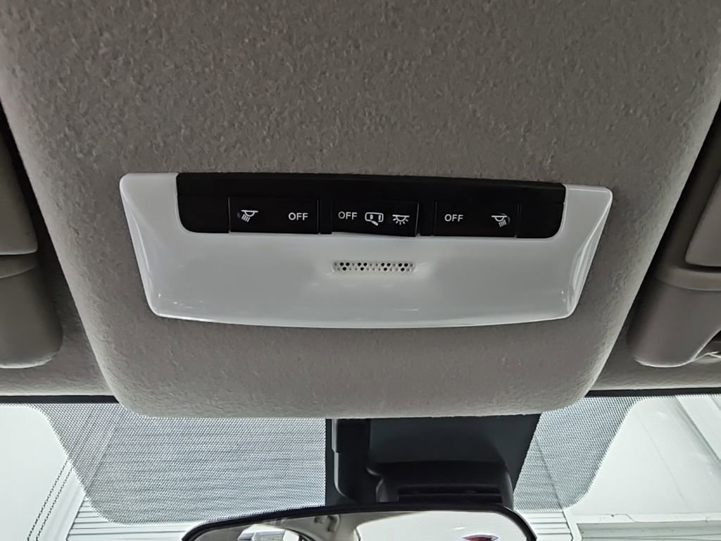 Used 2021 Nissan Versa SR image 20