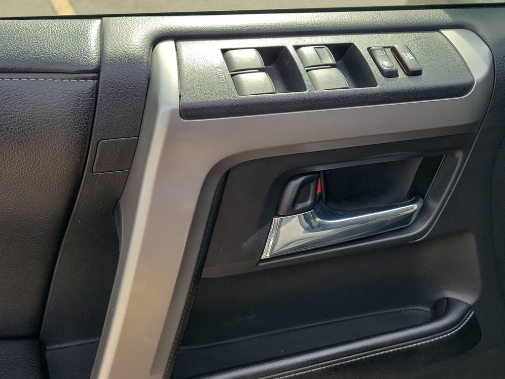 Used 2016 Toyota 4Runner SR5 AWD/4WD image 20