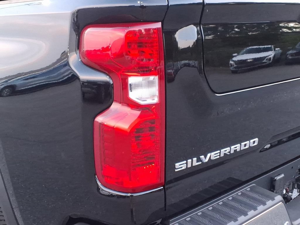 New 2026 Chevrolet Silverado 2500 LT w/ All Star Edition AWD/4WD image 11