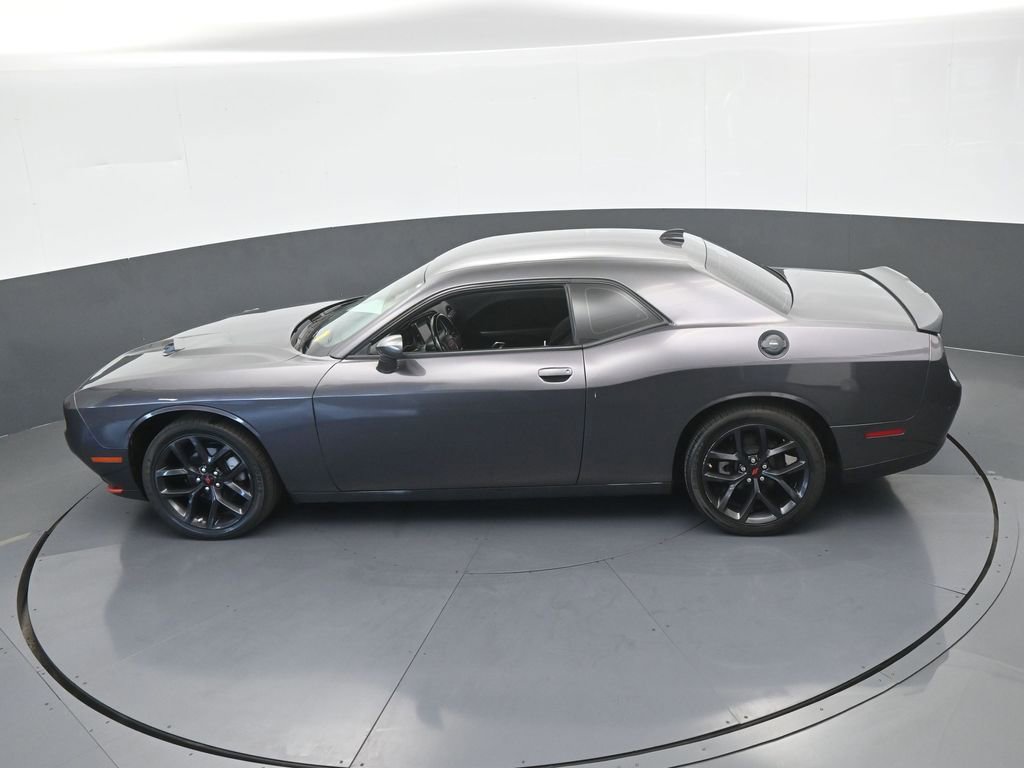 Used 2022 Dodge Challenger SXT w/ Driver Convenience Group RWD image 38