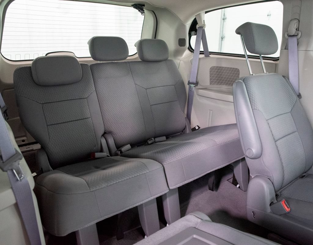 Used 2010 Dodge Grand Caravan SE w/ Climate Group FWD image 18