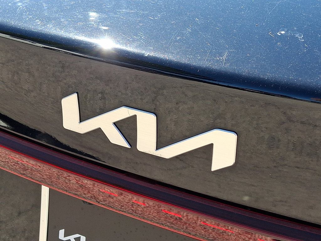 Used 2023 Kia Forte LXS w/ LXS Technology Package FWD image 18