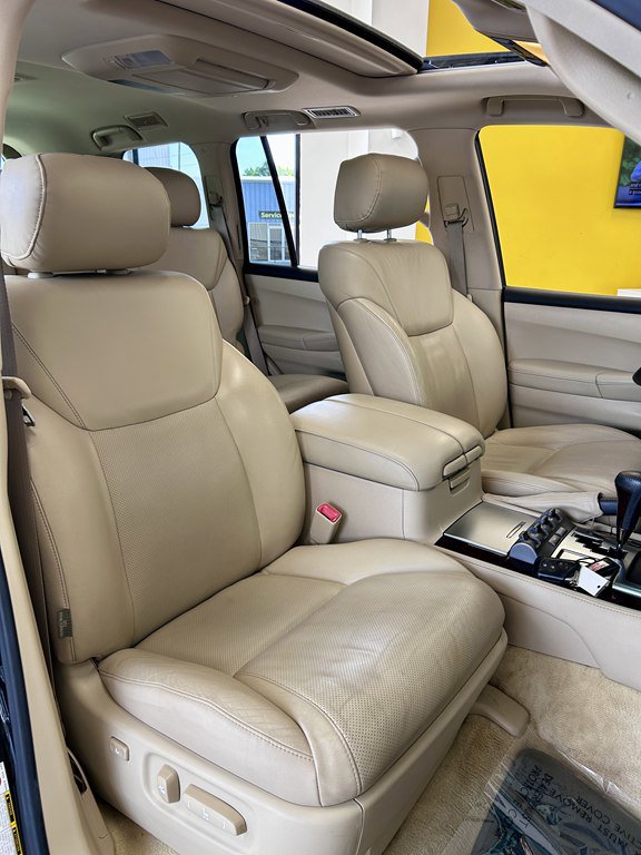 Used 2009 Lexus LX 570 4WD image 16