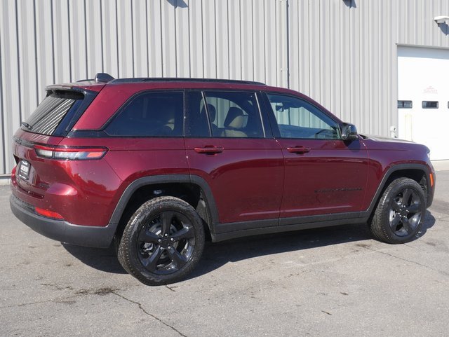 New 2025 Jeep Grand Cherokee Limited image 10