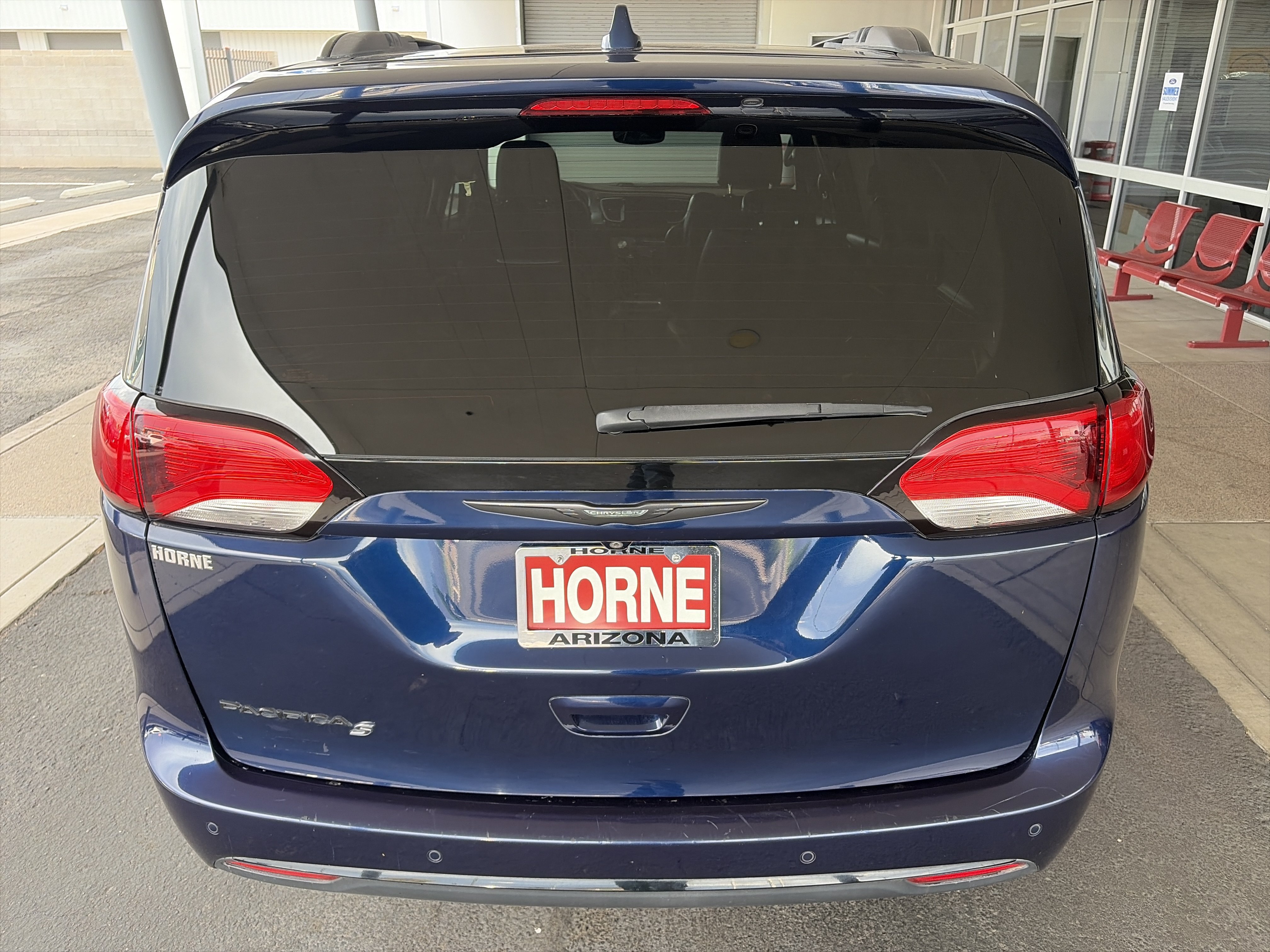 Used 2018 Chrysler Pacifica Touring-L Plus FWD image 5