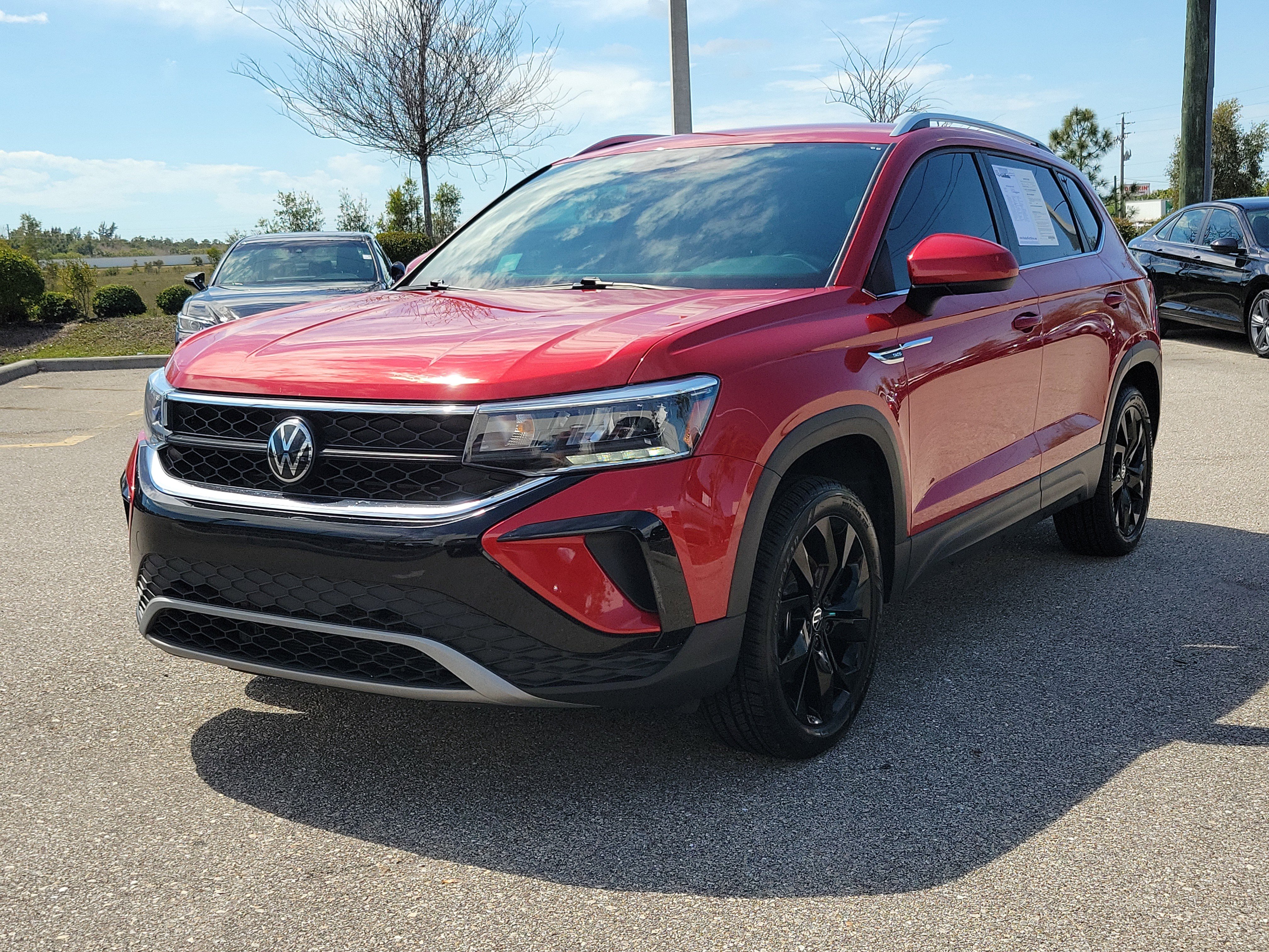 Used 2024 Volkswagen Taos SE FWD image 3