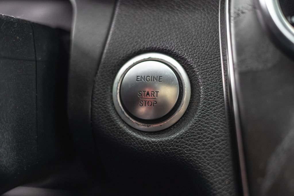 Used 2016 Mercedes-Benz C 300 4MATIC Sedan image 10