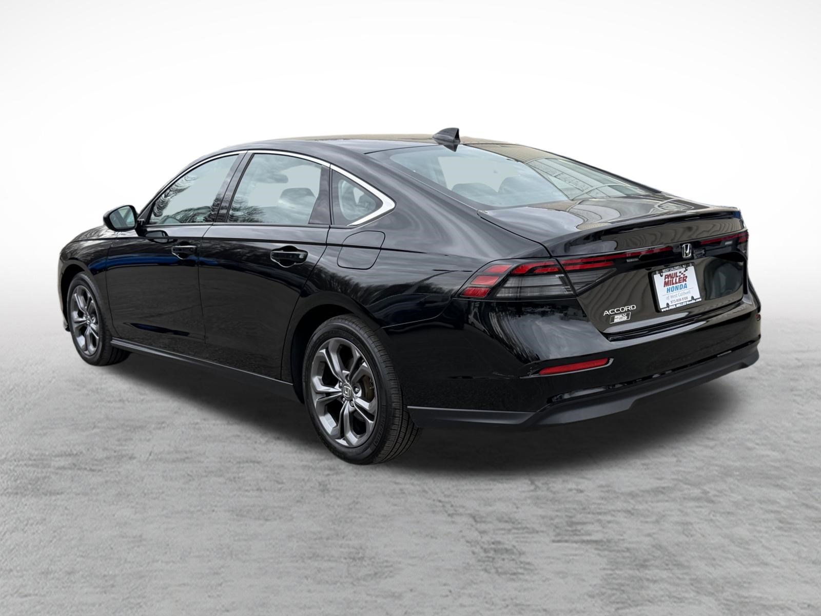 Used 2023 Honda Accord EX image 4