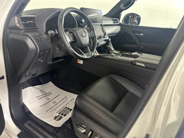 Used 2025 Lexus LX 700h Luxury w/ Appearance Package AWD/4WD image 18