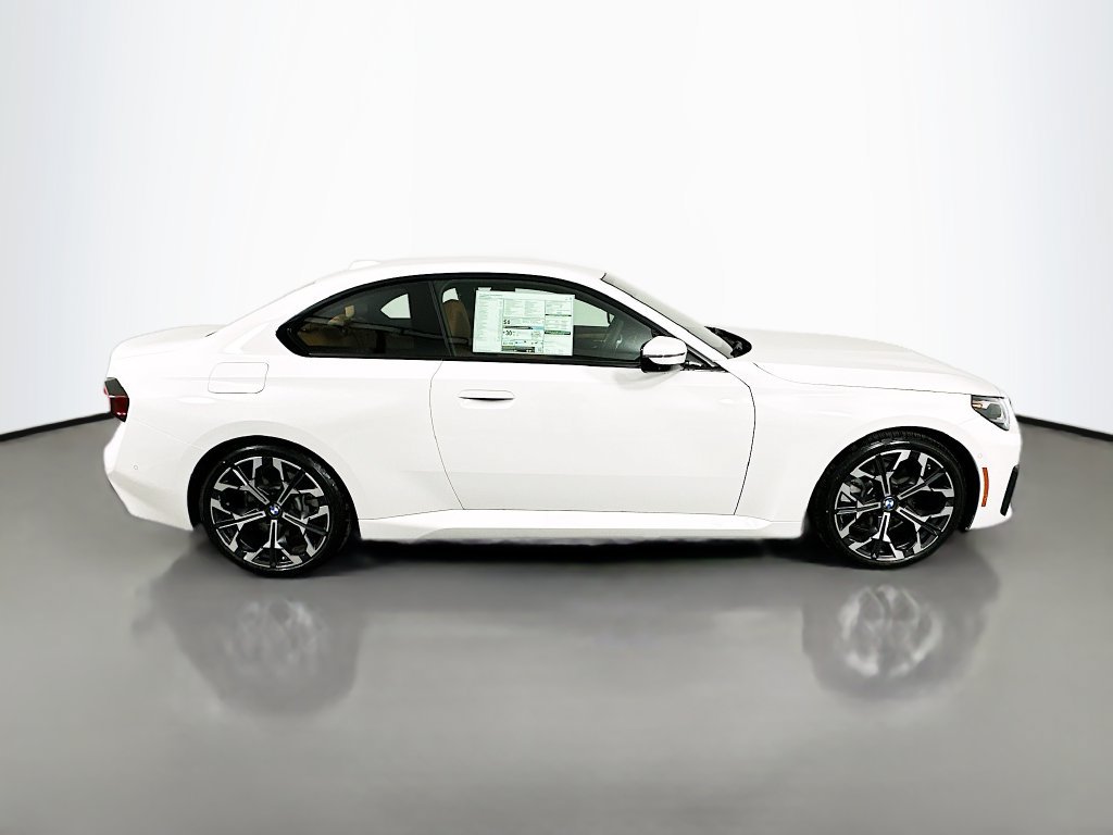 Used 2026 BMW 230i Coupe w/ Convenience Package RWD image 4