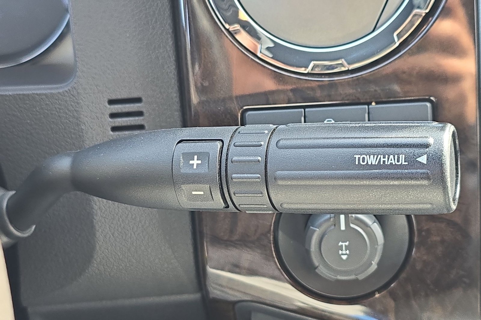 Used 2016 Ford F350 Platinum w/ Snow Plow Prep Package image 30