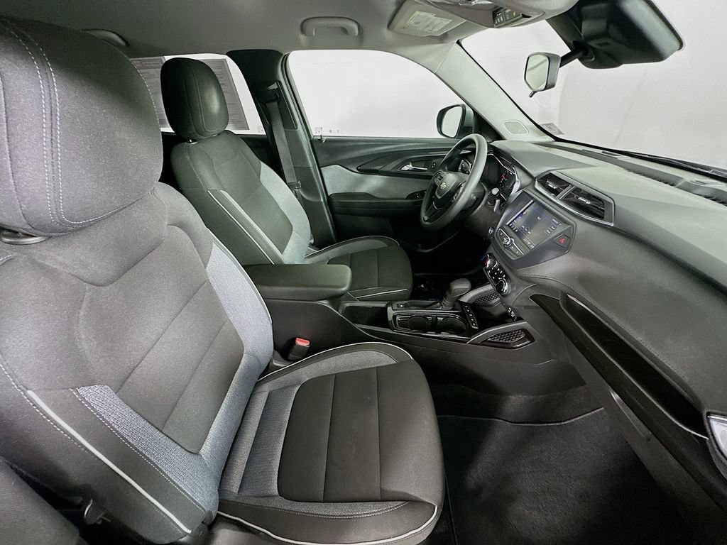 Used 2023 Chevrolet TrailBlazer LT AWD/4WD image 36