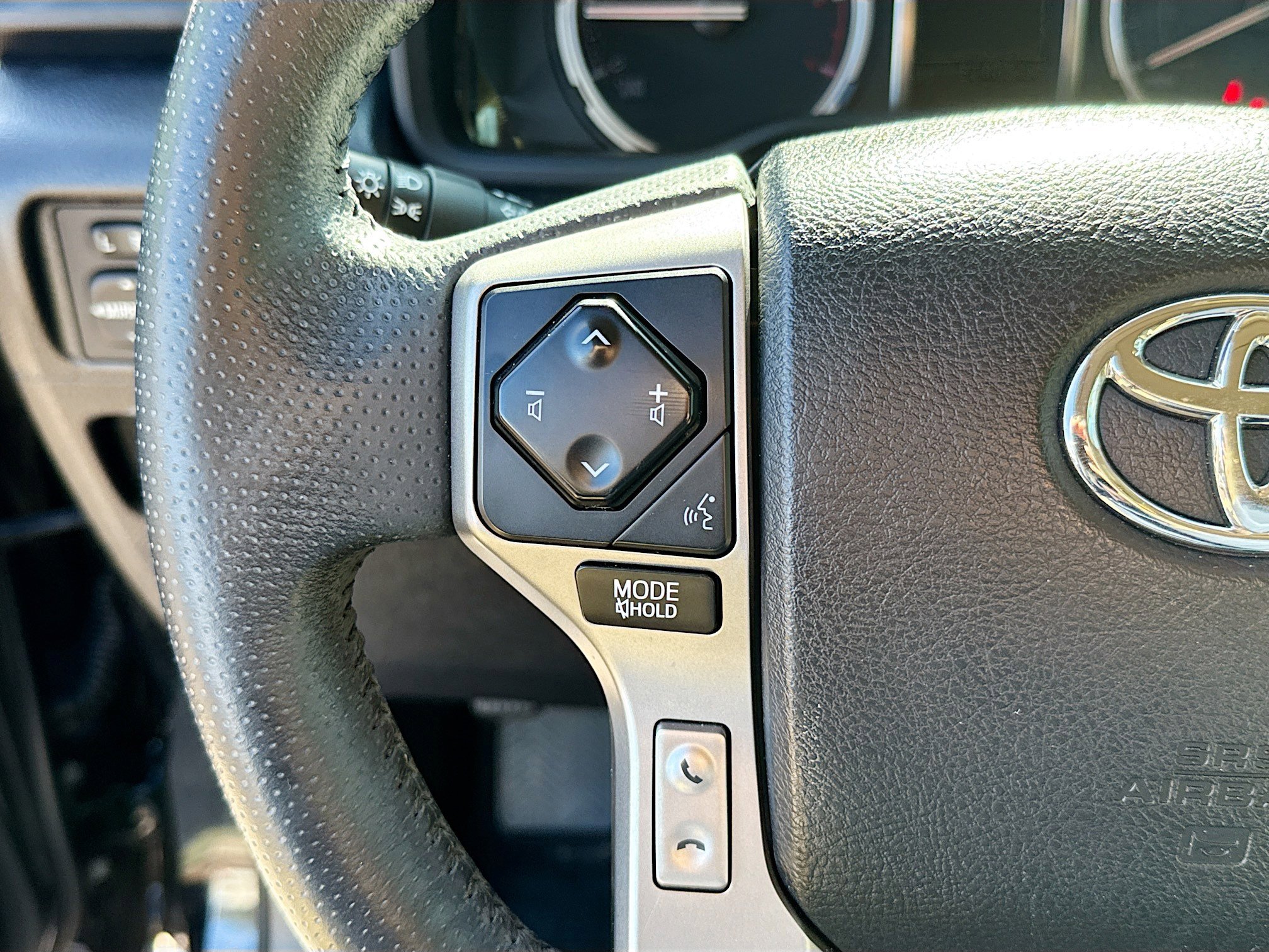 Used 2020 Toyota 4Runner Limited image 35