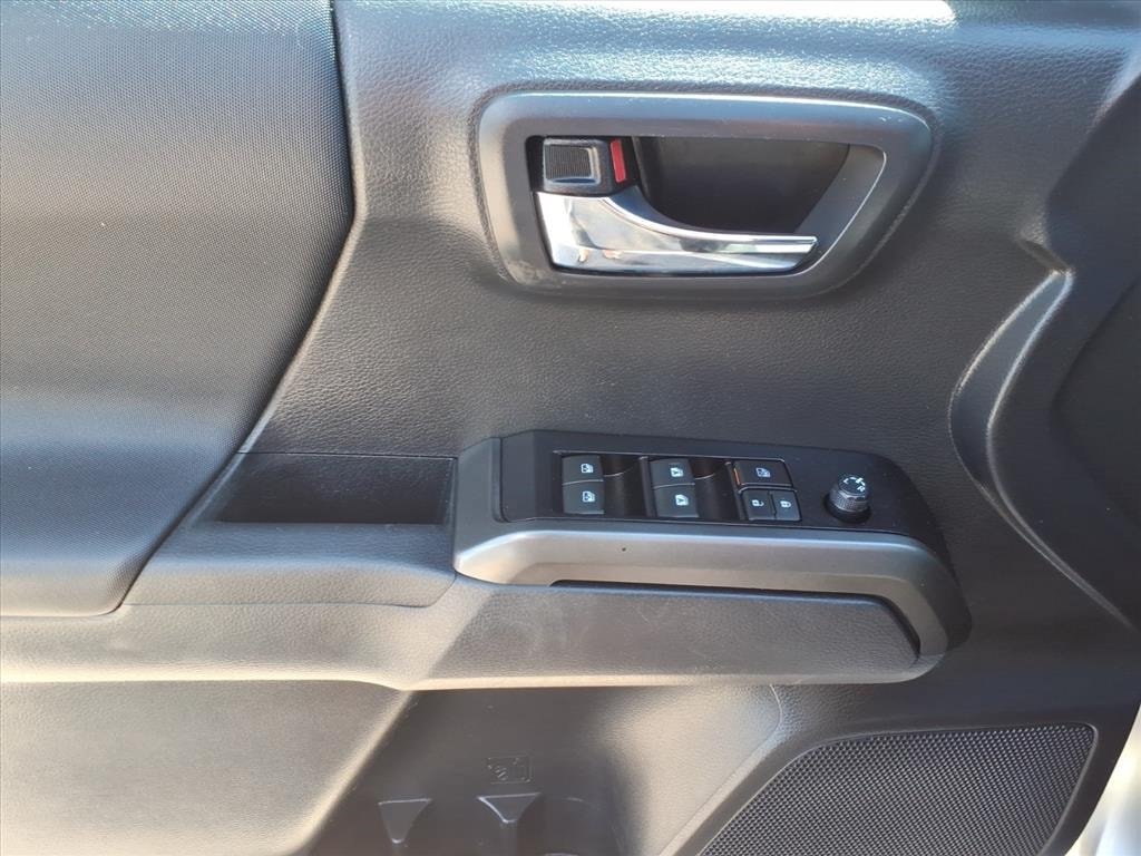 Used 2023 Toyota Tacoma TRD Off-Road AWD/4WD image 18