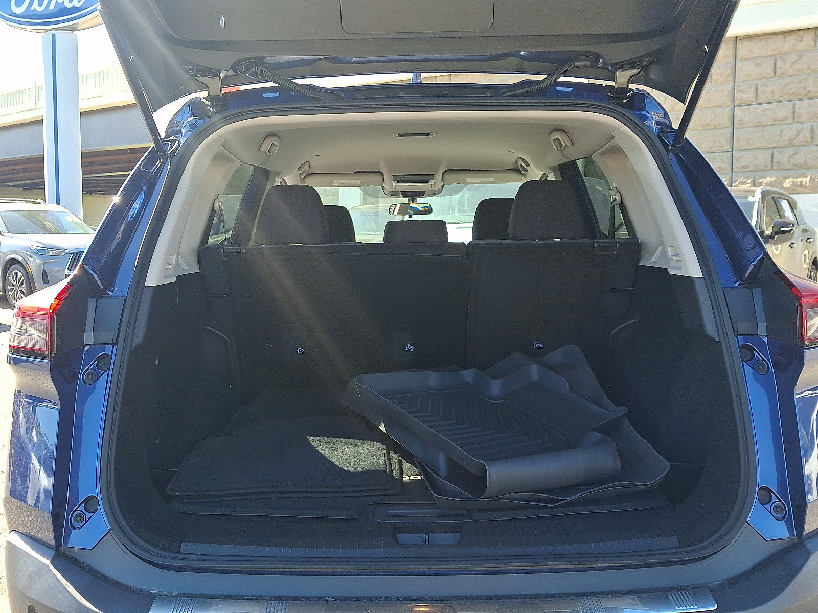 Used 2022 Nissan Rogue SV AWD/4WD image 28
