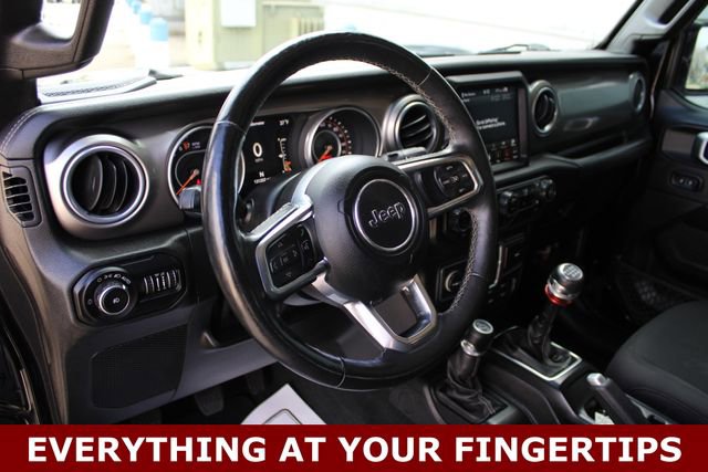 Used 2018 Jeep Wrangler Unlimited Sahara AWD/4WD image 2