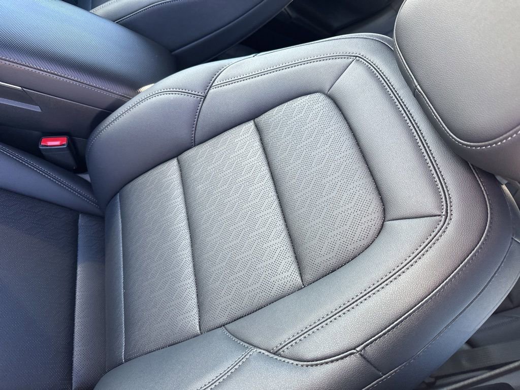 New 2026 Chevrolet Equinox LT image 3