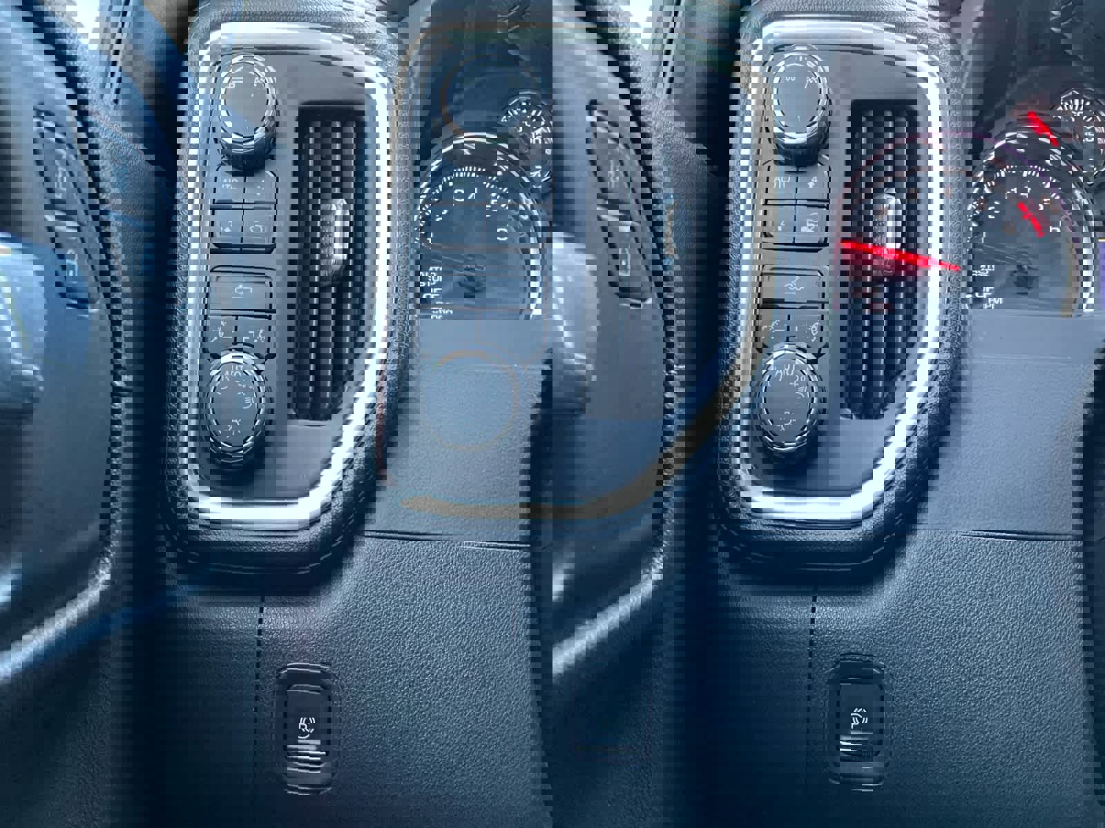 Used 2019 Chevrolet Silverado 1500 LT w/ All-Star Edition image 18