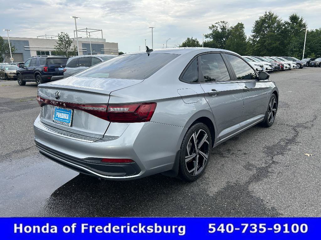 Used 2025 Volkswagen Jetta Sport FWD image 5