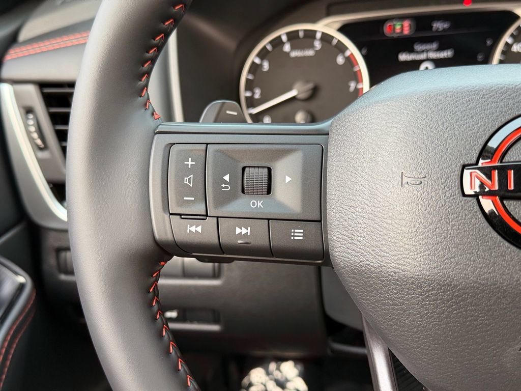 Used 2026 Nissan Rogue SV AWD/4WD image 19