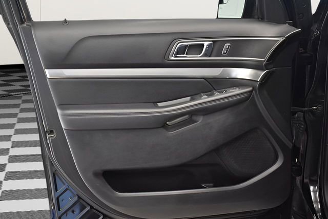 Used 2018 Ford Explorer XLT AWD/4WD image 19
