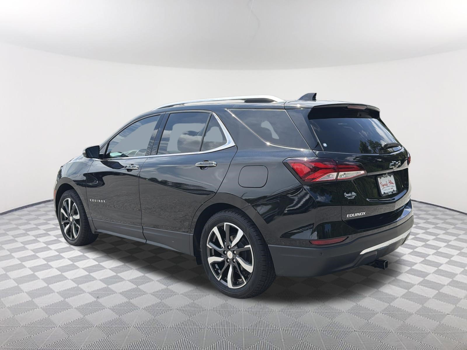 Used 2023 Chevrolet Equinox Premier FWD image 8