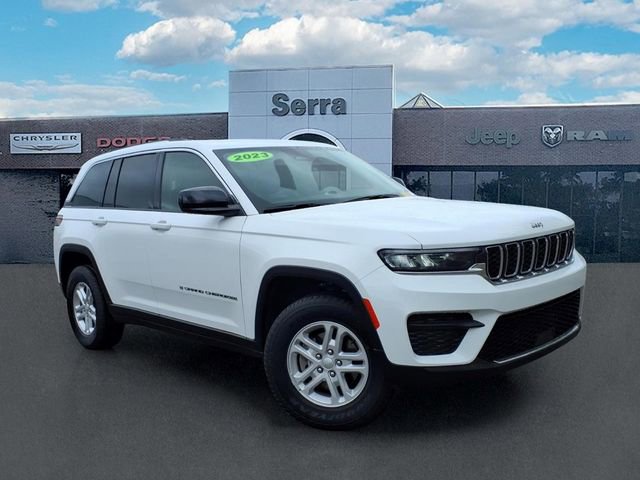 Used 2023 Jeep Grand Cherokee Laredo w/ Luxury Tech Group I AWD/4WD video 1