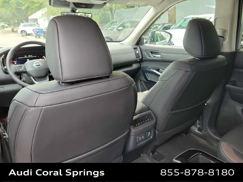 Used 2026 Nissan Pathfinder Platinum FWD image 20