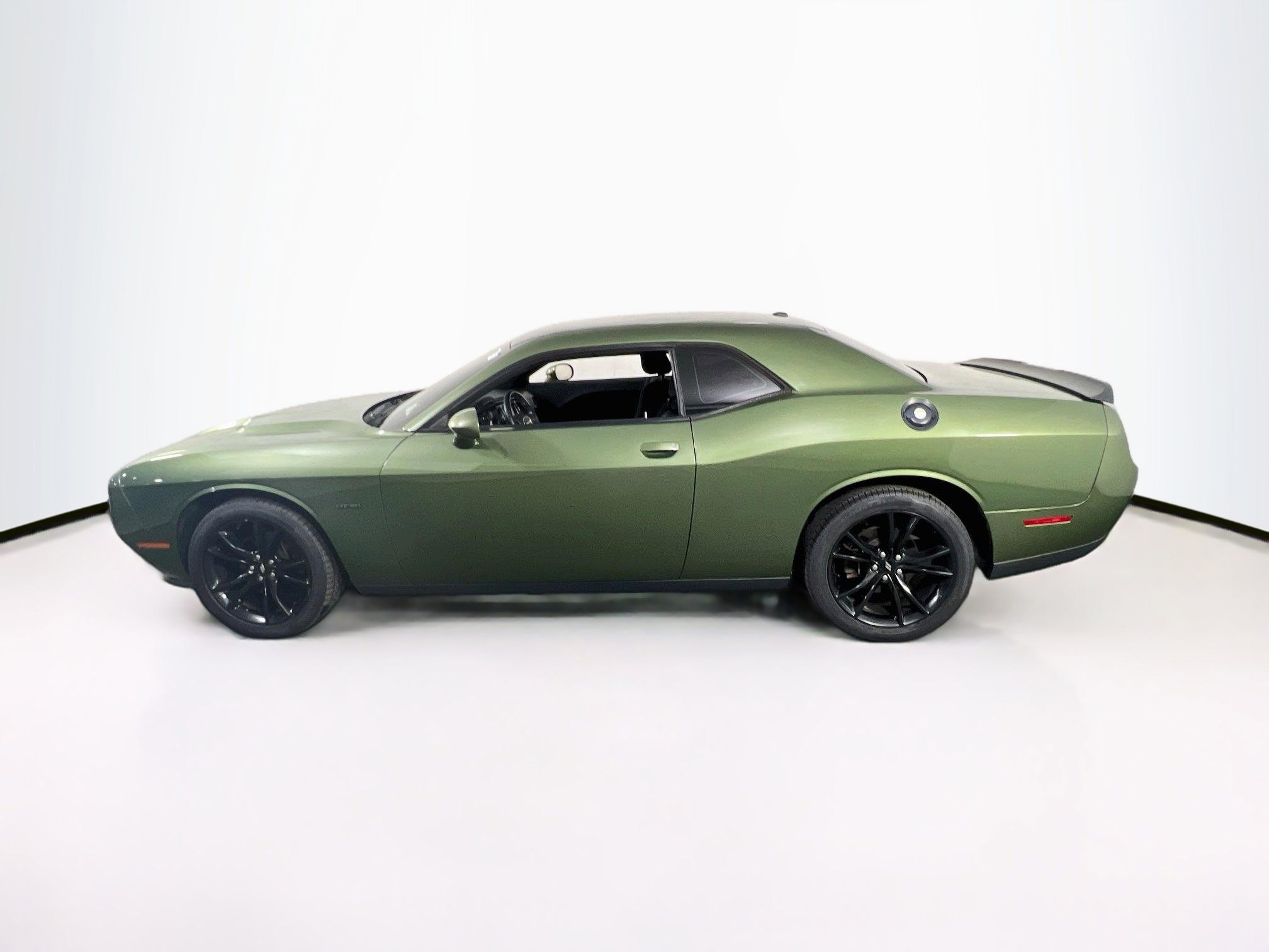 Used 2018 Dodge Challenger R/T w/ Blacktop Package RWD image 7