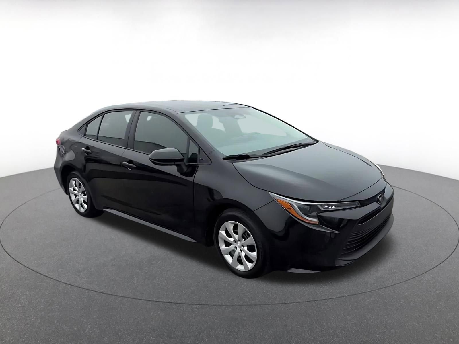 Used 2025 Toyota Corolla LE video 2