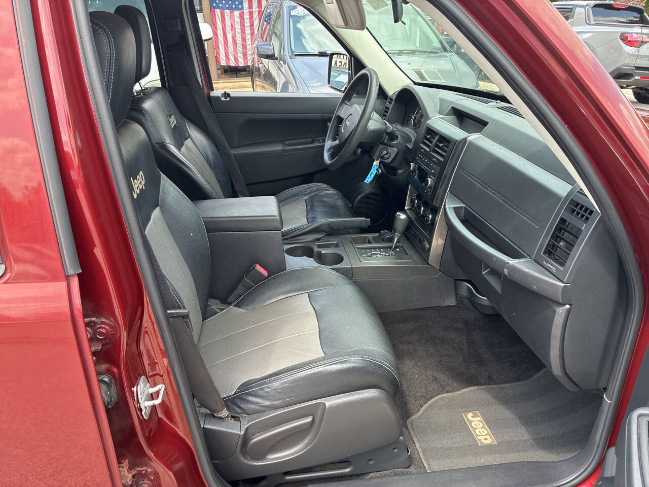 Used 2009 Jeep Liberty Sport w/ Popular Equipment Group AWD/4WD image 7