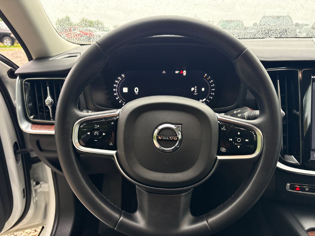 Used 2024 Volvo S60 B5 Plus AWD/4WD image 25