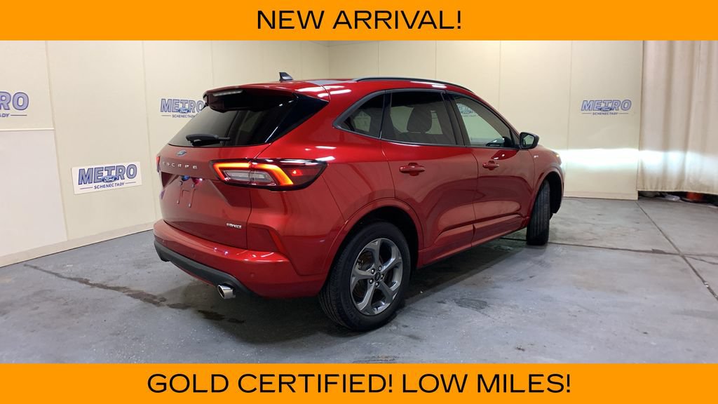 Used 2024 Ford Escape ST-Line w/ Tech Pack #1 AWD/4WD image 3