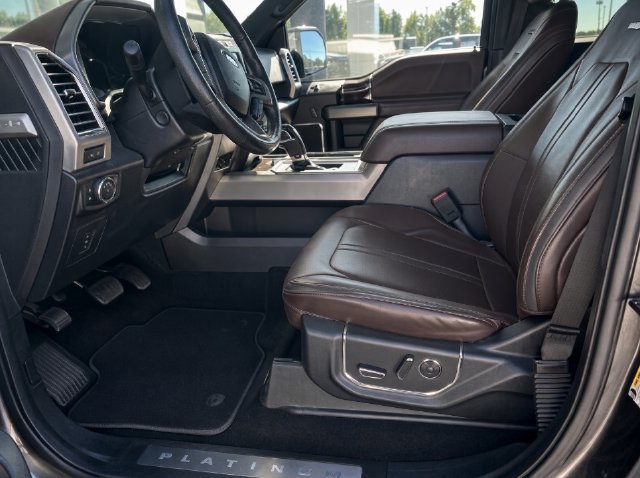 Used 2015 Ford F150 Platinum w/ Equipment Group 701A Luxury RWD image 7