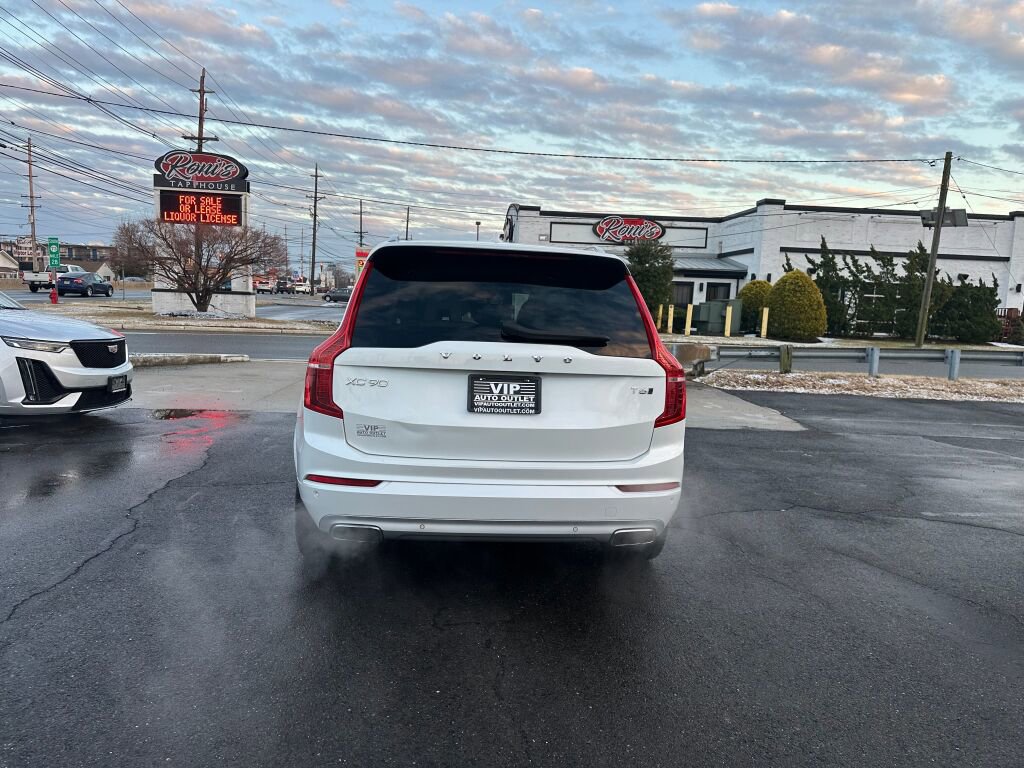 Used 2021 Volvo XC90 T6 Momentum image 6