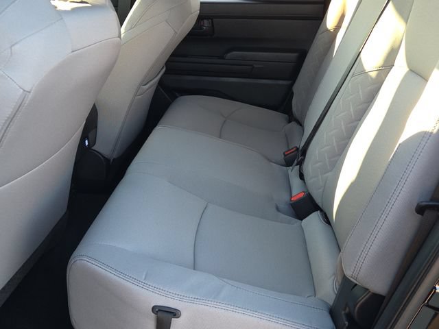 Used 2025 Toyota Tacoma SR5 AWD/4WD image 17
