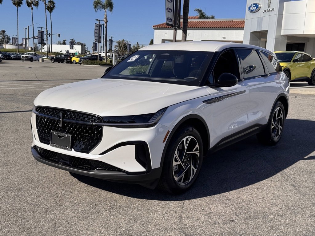 Used 2025 Lincoln Nautilus Premier w/ Jet Appearance Package image 7