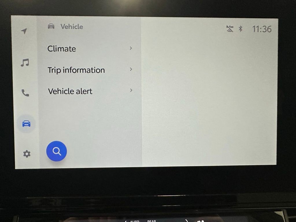 Used 2025 Toyota Sienna LE image 30