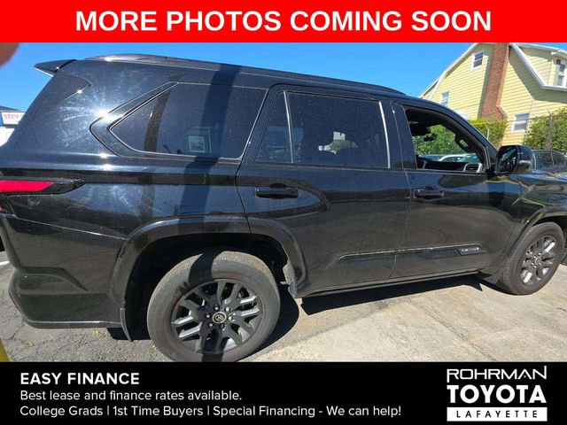 Used 2023 Toyota Sequoia Platinum AWD/4WD image 3