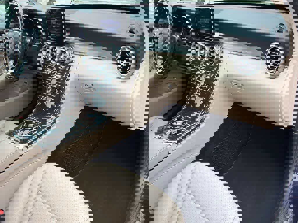 Used 2017 Mercedes-Benz C 300 4MATIC Sedan image 13