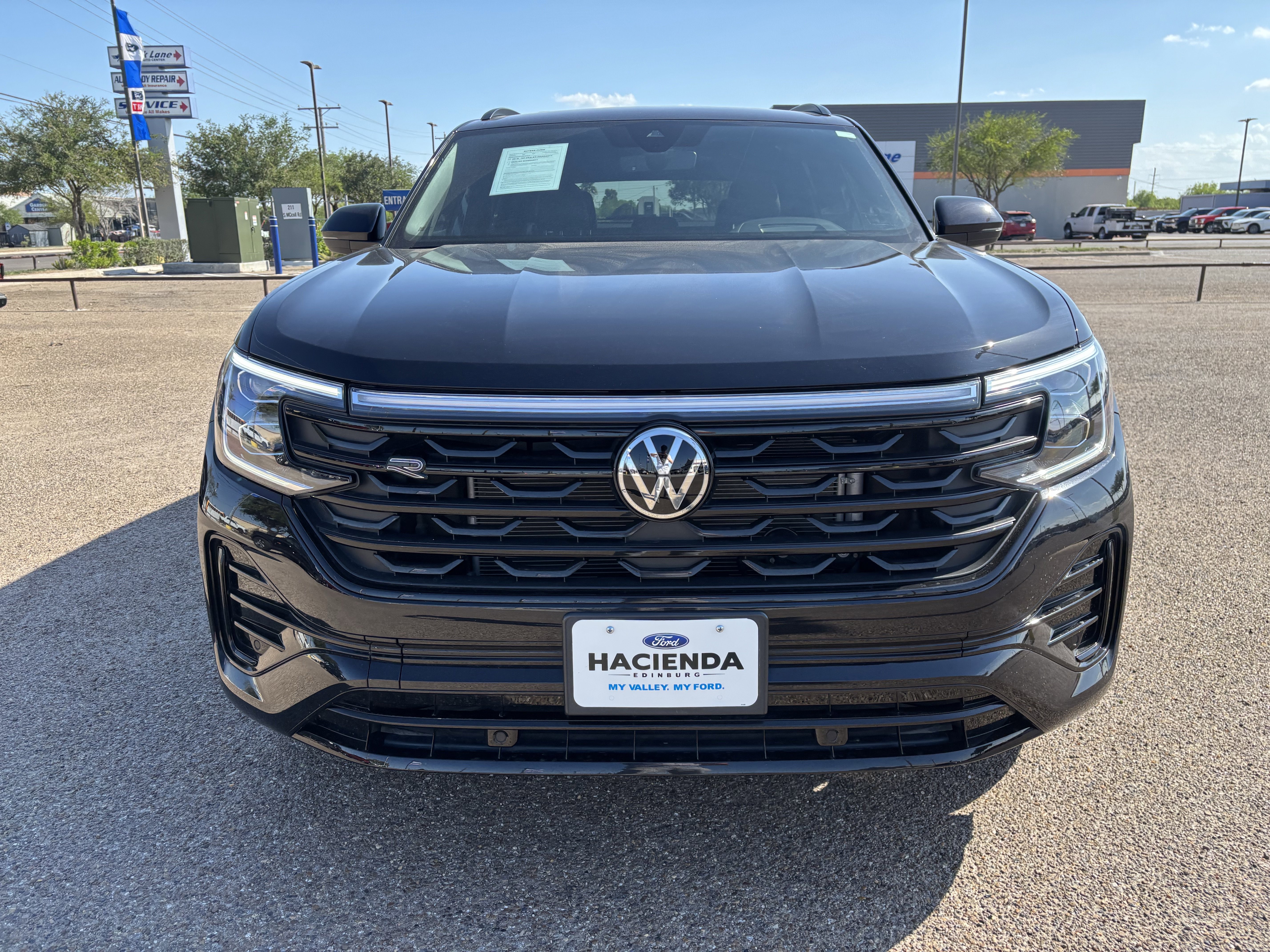 Used 2025 Volkswagen Atlas Cross Sport SEL R-Line image 6
