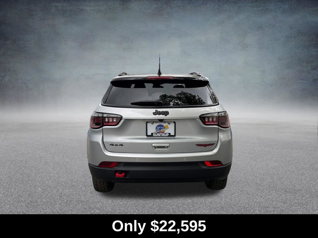 Used 2025 Jeep Compass Trailhawk AWD/4WD image 4