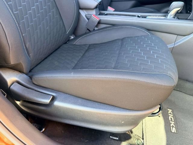 Used 2023 Nissan Kicks SV image 9