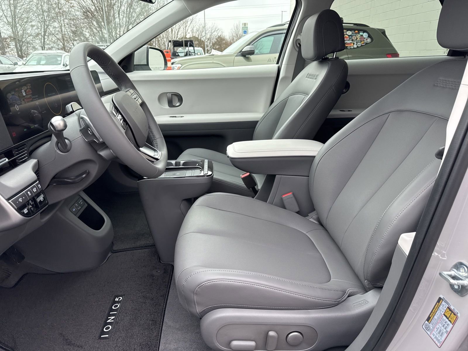 Used 2025 Hyundai Ioniq 5 SEL image 34